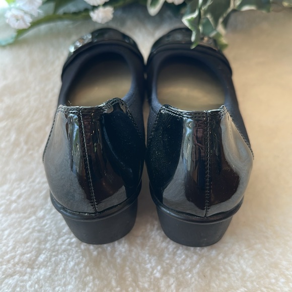Anne Klein flats - Picture 4 of 6
